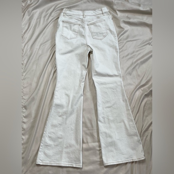 Boden Women’s High Waist Smart Flare Jeans in Ecru US Size 6 Long - Picture 8 of 13